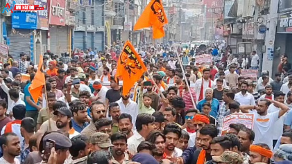 बिहार में बढ़ा विरोध! धार्मिक स्थल गिराने पर लोगों का गुस्सा, रेल मंत्री के खिलाफ नारे 7